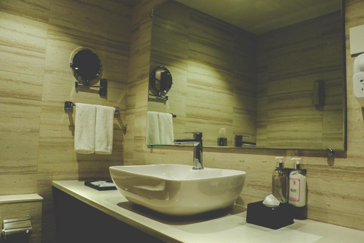 Regenta Central Harsha Vapi Pārdi Zewnętrze zdjęcie