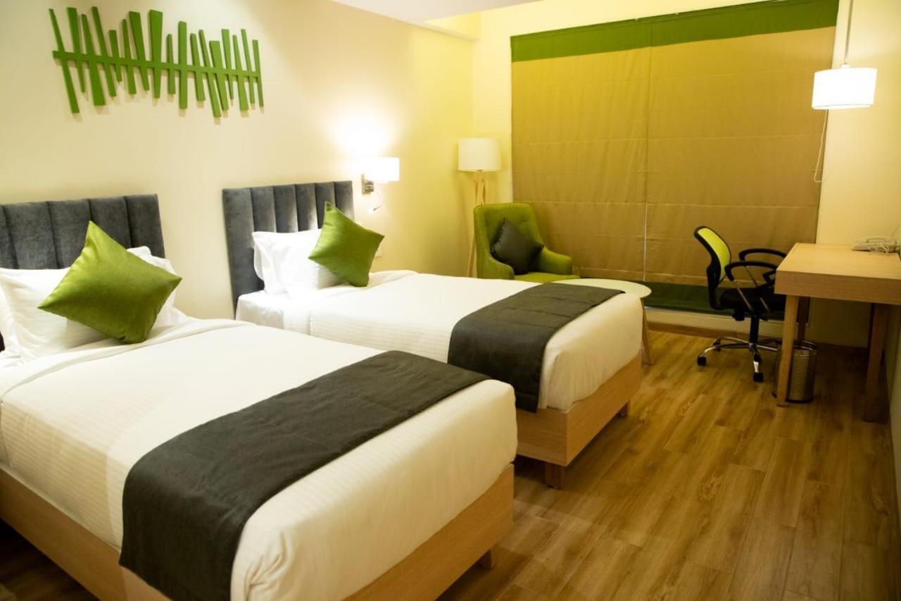 Regenta Central Harsha Vapi Pārdi Zewnętrze zdjęcie